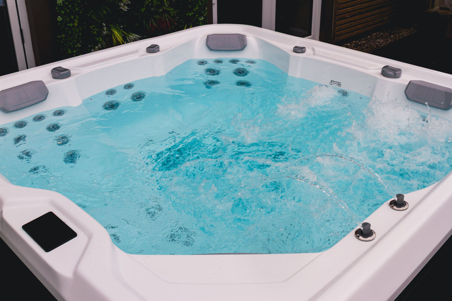EQ570 Pro Advanced Hydrotherapy System - Hot Tub