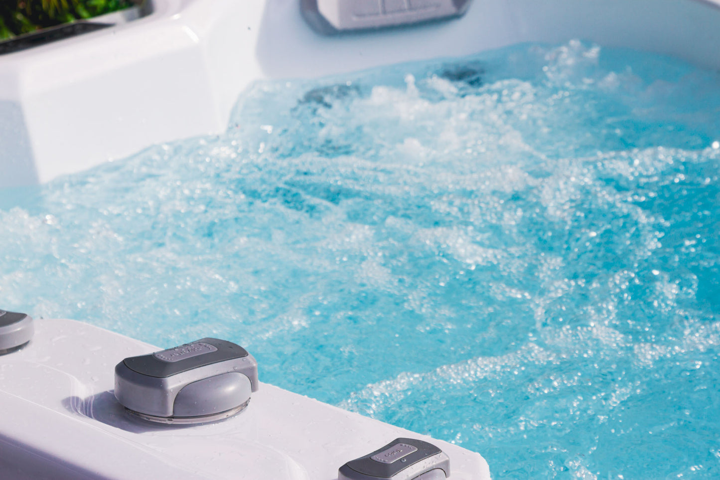 EQ130 Lite Therapeutic Hydrotherapy System Hot tub
