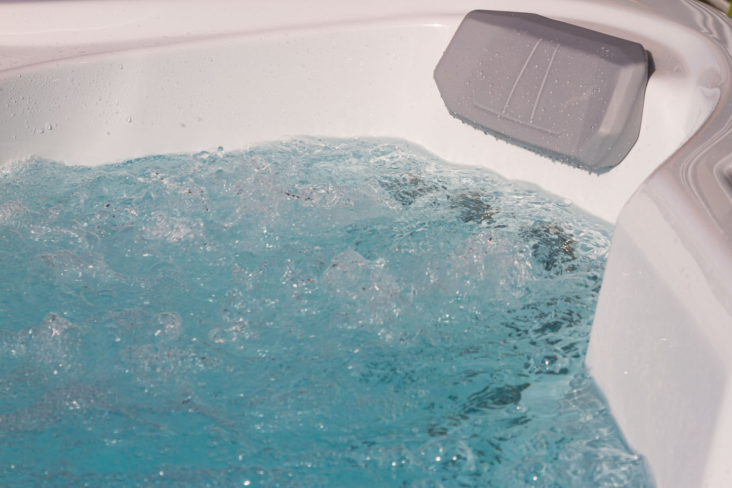 EQ130 Lite Therapeutic Hydrotherapy System Hot tub